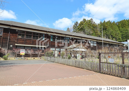 【奈良カエデの郷 ひらら（旧宇太小学校） / 奈良県宇陀市】 124868409