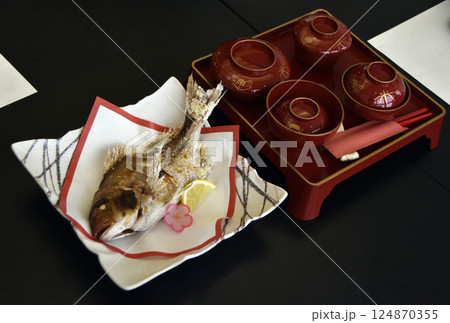 お食い初め 124870355