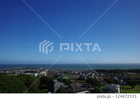 地球の丸く見える丘展望館からの眺望 124872533
