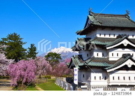 桜景　弘前城　岩木山 124873964