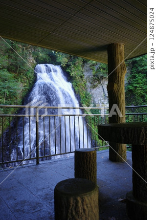 乗鞍の番所大滝と展望台 124875024