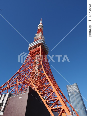 東京タワーと青空 東京タワーと青空 124875058