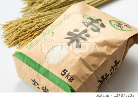 米袋に入ったお米 米袋に入ったお米 124875238