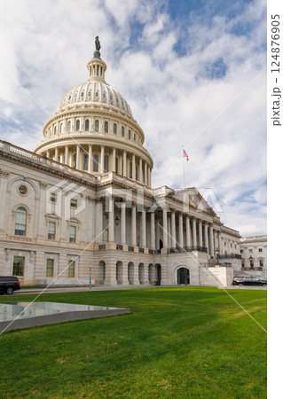 The iconic United States Capitol building, an emblem of American democracy The iconic United States Capitol building, an emblem of American democracy 124876905