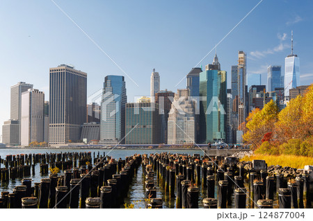 The New York Manhattan skyline during autumn 124877004