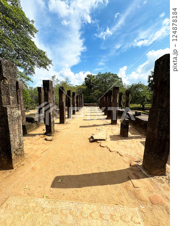 ポロンナルワ遺跡の閣議場、スリランカ、世界遺産 ポロンナルワ遺跡の閣議場、スリランカ、世界遺産 124878184