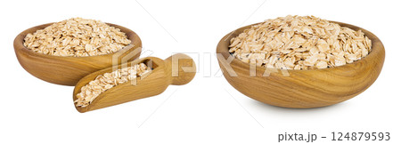 Oat flakes in wooden bowl and scoop isolated on white background with full depth of field 124879593