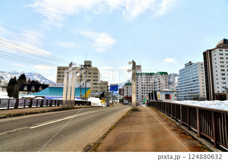 岩原スキー場周辺の町並み(新潟県湯沢町)【2025.3】 岩原スキー場周辺の町並み(新潟県湯沢町)【2025.3】 124880632