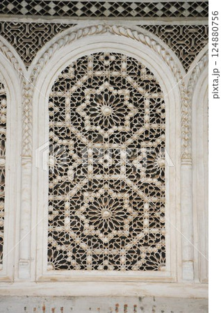 モロッコ、マラケシュ、メディナ、旧市街、バヒア宮殿、化粧漆喰 124880756