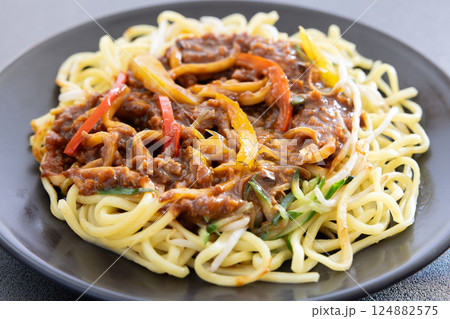 美味しいジャージャー麺 124882575