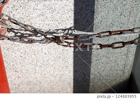 heavy metal chain 124883955