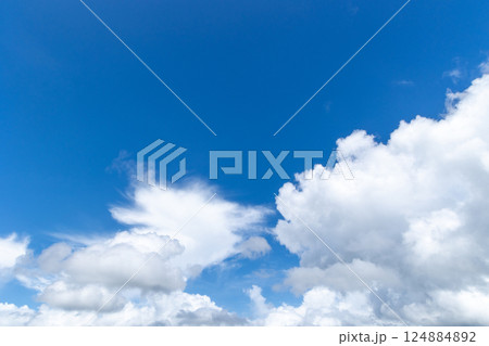 青い空と白い雲 青い空と白い雲 124884892