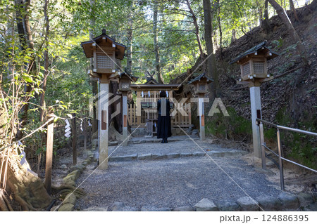 奈良県大神神社/神宝神社(2024年11月撮影) 奈良県大神神社/神宝神社(2024年11月撮影) 124886395