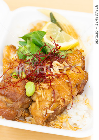 美味しい照り焼きチキン弁当 美味しい照り焼きチキン弁当 124887816