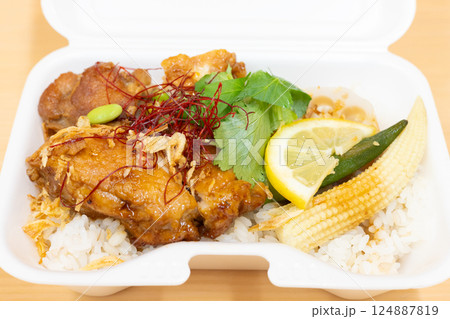 美味しい照り焼きチキン弁当 美味しい照り焼きチキン弁当 124887819