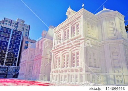 さっぽろ雪まつりの風景 さっぽろ雪まつりの風景 124896668