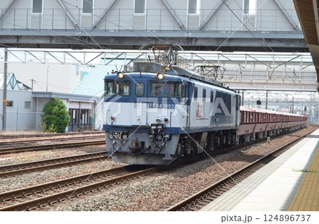 清洲駅を通過するEF64の赤ホキ 清洲駅を通過するEF64の赤ホキ 124896737