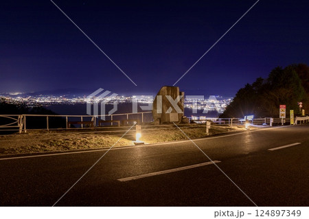 【夜景100選】滋賀県、比叡山ドライブウェイの夢見が丘展望台 124897349