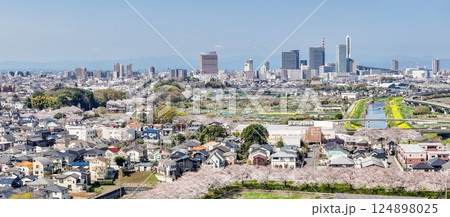 空撮「埼玉県」ドローンで見沼田んぼの桜回廊を撮影 空撮「埼玉県」ドローンで見沼田んぼの桜回廊を撮影 124898025
