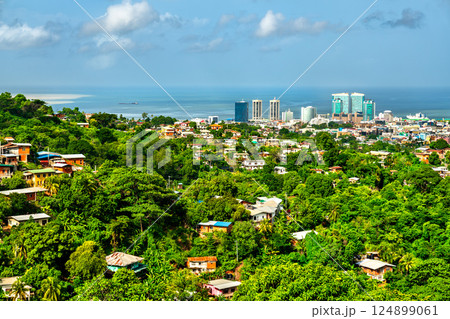 Houses on a hill in Port of Spain, the capital of Trinidad and Tobago 124899061