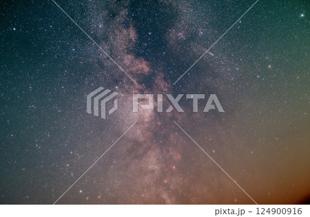 2024年11月　北海道十勝地方の西空に輝く紫金山-アトラス彗星（C/2023A3）と天の川 124900916