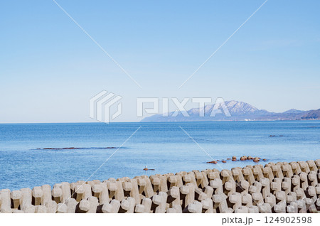 新潟 出雲崎から弥彦山(いずもざき海遊広場) 新潟 出雲崎から弥彦山(いずもざき海遊広場) 124902598