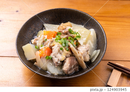鶏と大根の塩こうじ煮 鶏と大根の塩こうじ煮 124903945