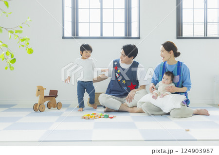 保育所と保育士 124903987