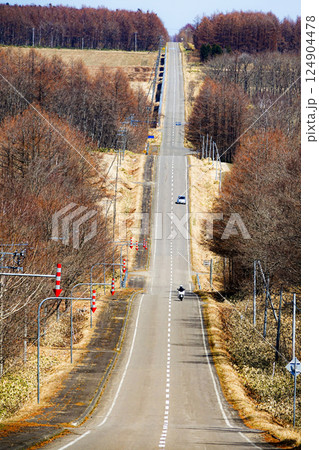 北海道中標津町にあり開陽台近くにある通称ミルクロード 北海道中標津町にあり開陽台近くにある通称ミルクロード 124904478