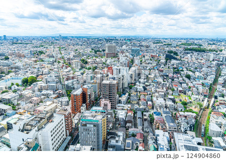【東京都】三軒茶屋から見下ろす都市風景 124904860