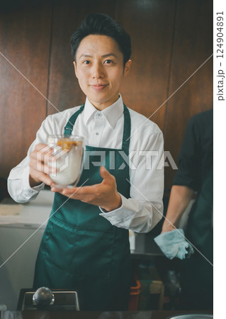 coffee shop 124904891