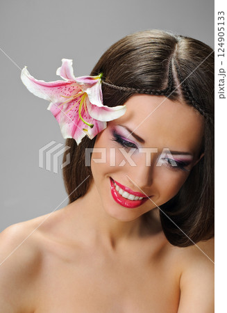 smiling beauty 124905133