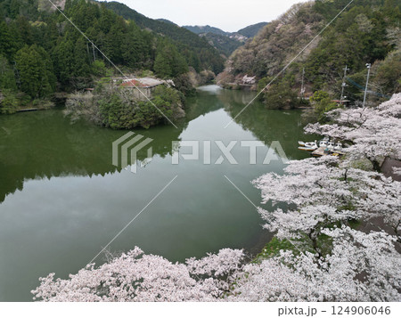 鎌北湖を空撮 鎌北湖を空撮 124906046