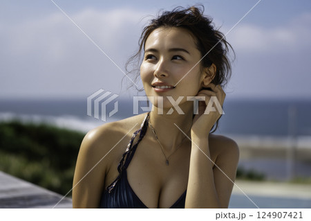ビーチ　女性イメージ　 124907421