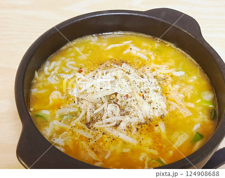 キムチチーズ雑炊 キムチチーズ雑炊 124908688