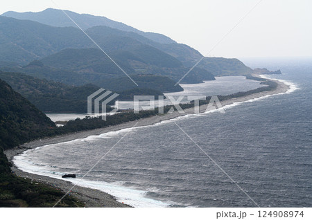 甑島の風景　長目の浜 124908974