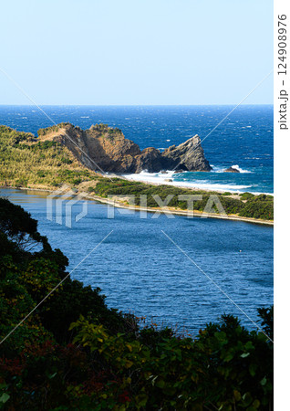 甑島の風景　長目の浜 124908976