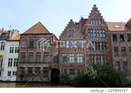 ベルギー・ゲントの旧市街 124909147