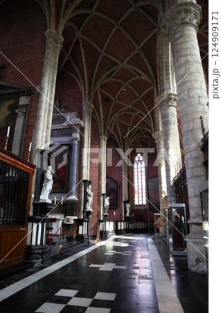 ベルギー・ゲントの聖ミヒエル教会 ベルギー・ゲントの聖ミヒエル教会 124909171