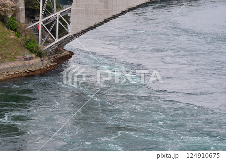 サクラと西海橋、井ノ浦瀬戸の渦潮 124910675