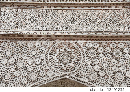モロッコ、マラケシュ、旧市街、メディナ、バヒア宮殿、化粧漆喰 124912334