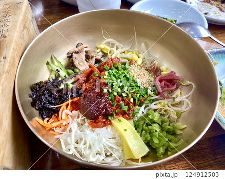 韓国旅行で食べたユッケビビンバ 124912503