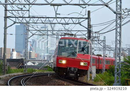 都心を走る名鉄電車 (名鉄5700系電車) 124919210