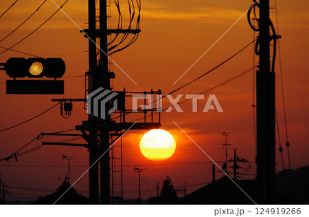 春の夕日 春の夕日 124919266