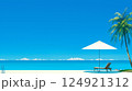 爽やかな青空と海の背景イラスト_001 124921312