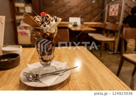 純喫茶のチョコレートパフェ 124923036