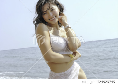 真夏のビーチ　女性イメージ　 124923745