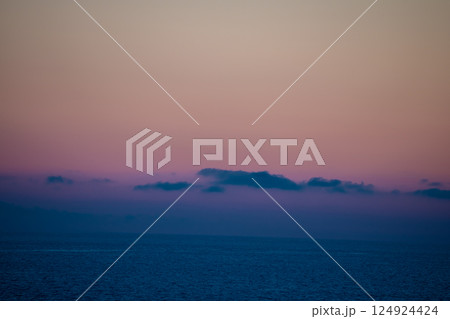 【さんふらわあ さっぽろ大洗行きからの夕暮れ 空背景や空合成素材】 【さんふらわあ さっぽろ大洗行きからの夕暮れ 空背景や空合成素材】 124924424