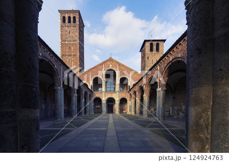 Nice view of Atrium of Ansperto of abbey of Saint Ambrose at sunny day 124924763