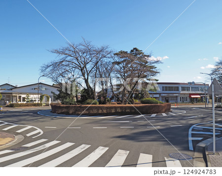 桜ケ丘ロータリー。聖蹟桜ヶ丘の住宅街。 124924783